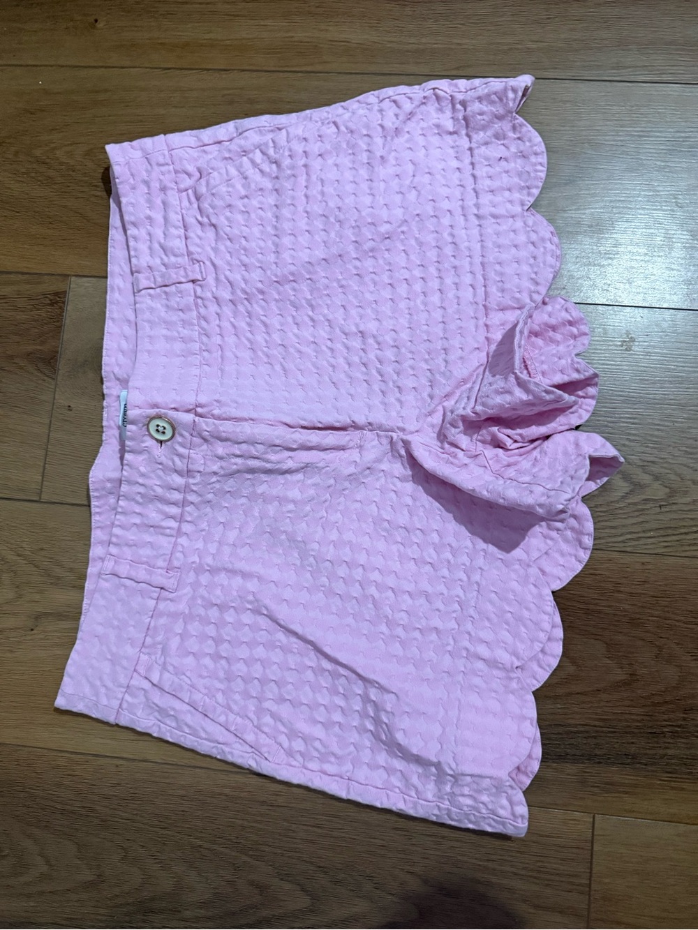 crown & ivy Light Pink Scalloped Hem Shorts